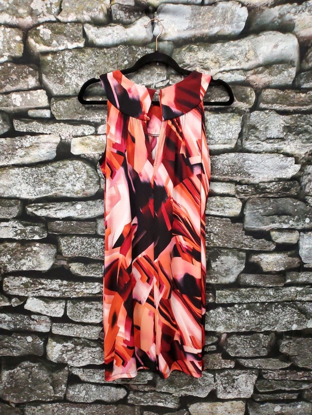 Women’s Medium Abstract Beaded Collar Sleeveless Dress Red Black Stretch - Picture 3 of 5